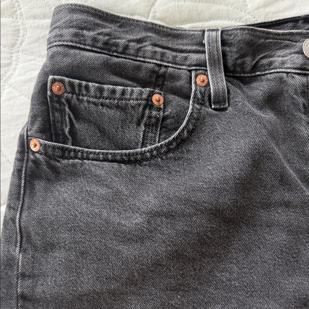 Levi's 501 Black Denim Distressed Women's Shorts Size 30 - Picture 6 of 10